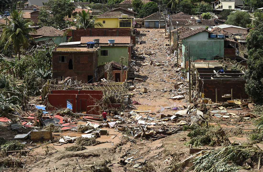 Uma semana depois de a chuva alagar 14 cidades de Minas Gerais, moradores ainda tentam colocar a vida em ordem, Águas Férreas (MG)